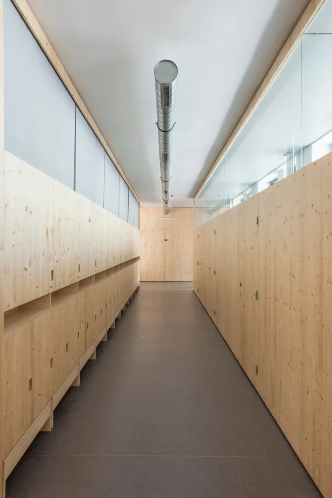 kindergarten-locker-room