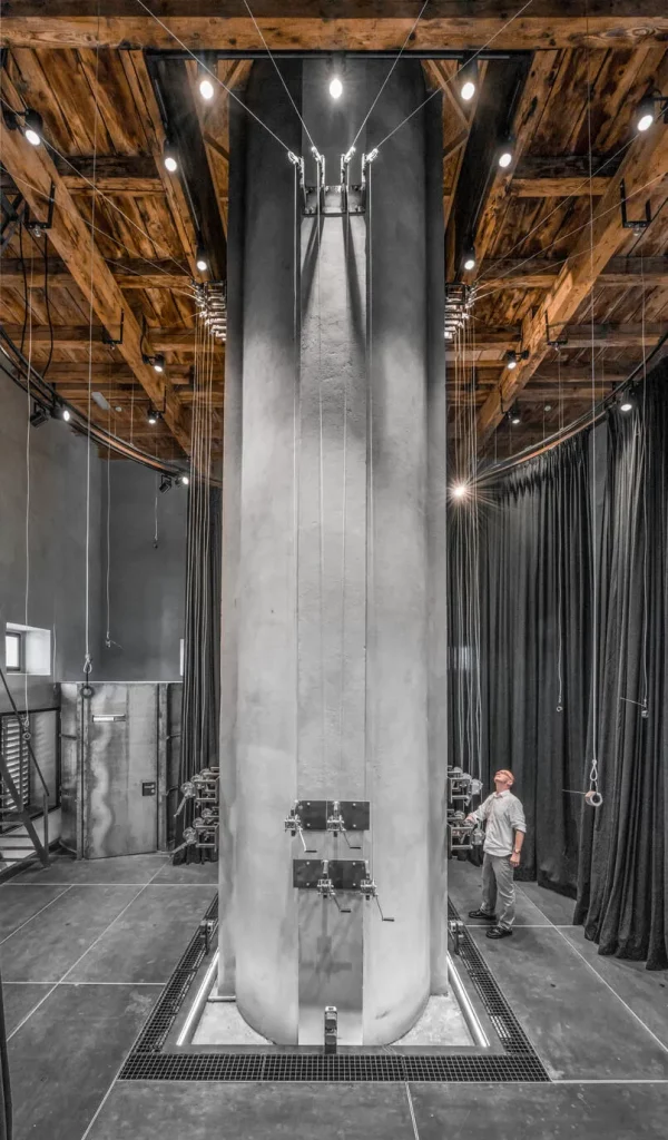 meeting-hall-with-observatory-2