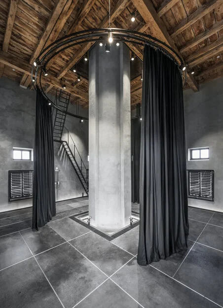 meeting-hall-with-observatory